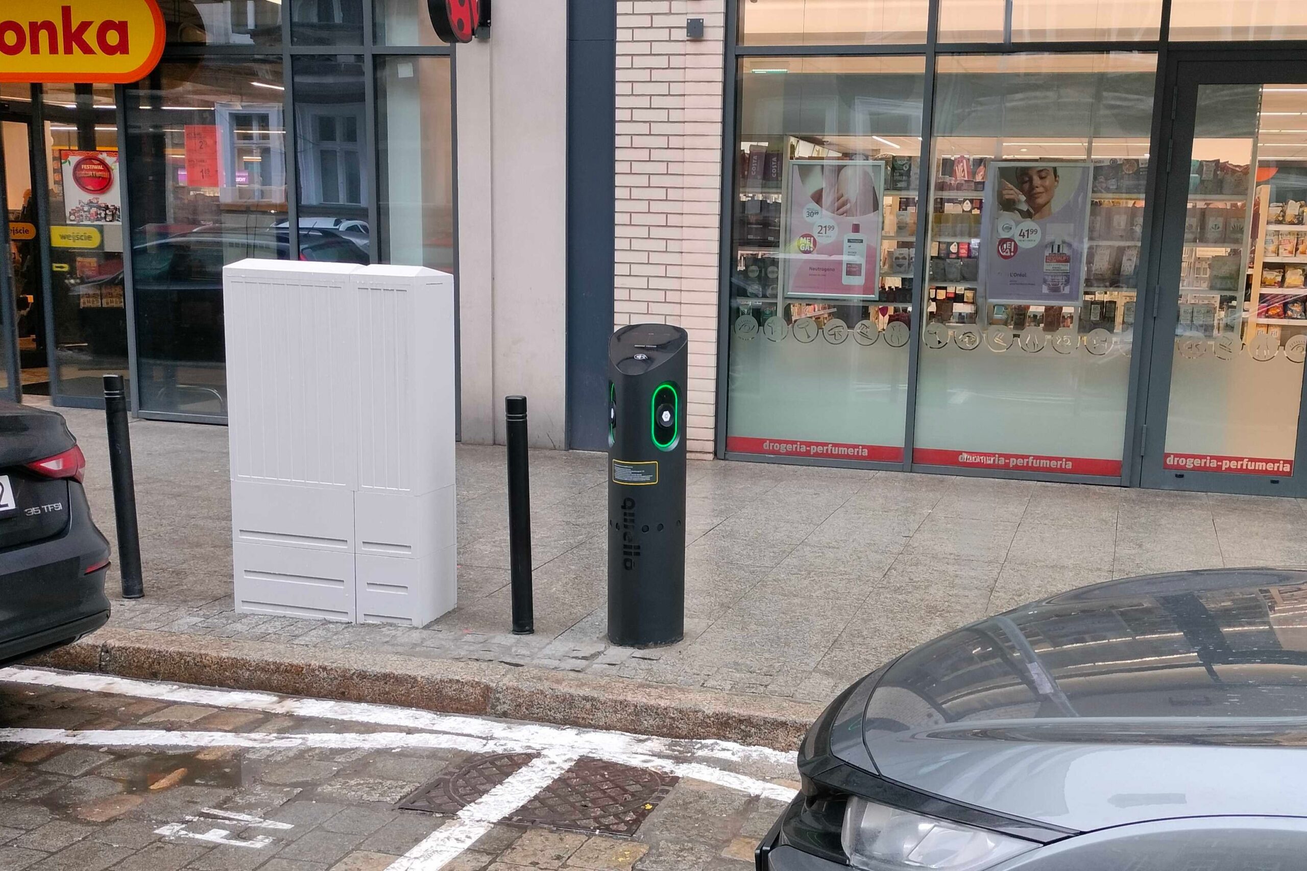 Qwello Polska Installs First Charging Stations Equipped with Qwello Hardware in Wrocław
